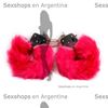 Esposas de metal cubiertas de peluche rosa